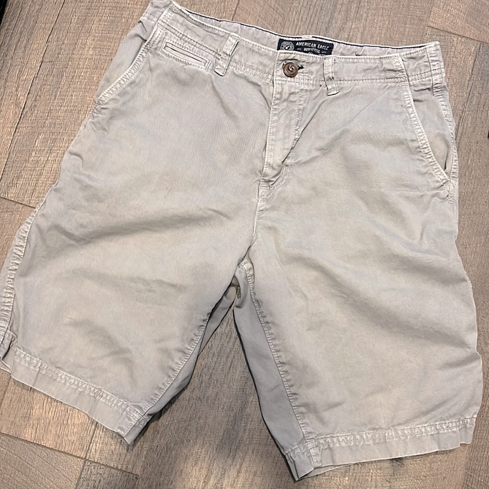 Men’s American Eagle Grey shorts